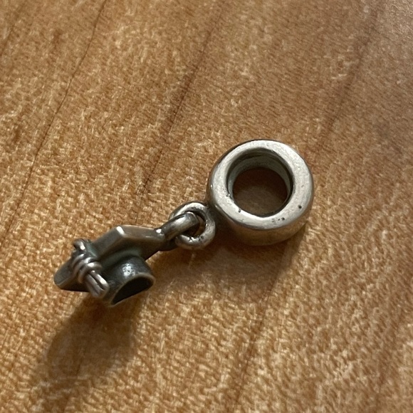 Authentic Pandora, graduation hat sterling silver charm - Picture 3 of 4